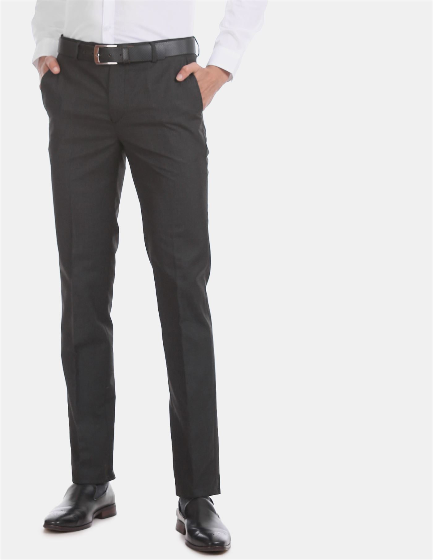 Buy Arrow Men Black Bi-Stretch Solid Formal Trousers - NNNOW.com