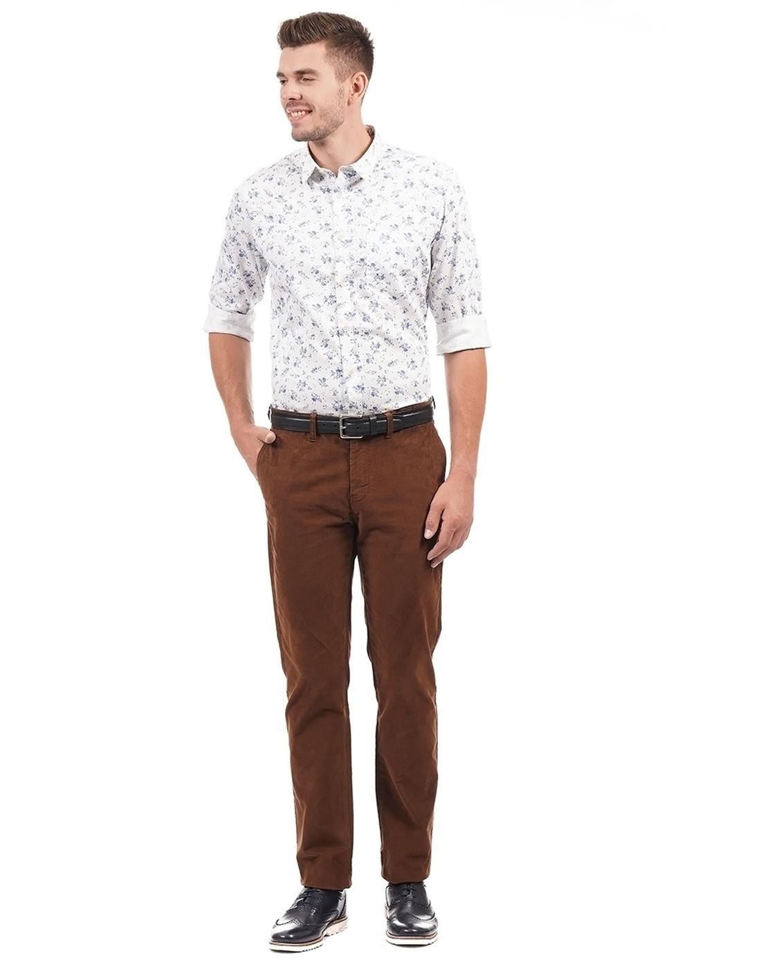 Buy Indian Terrain Men Camel Brown Solid Brooklyn Slim Narrow Fit Cargos -  Trousers for Men 8533791 | Myntra
