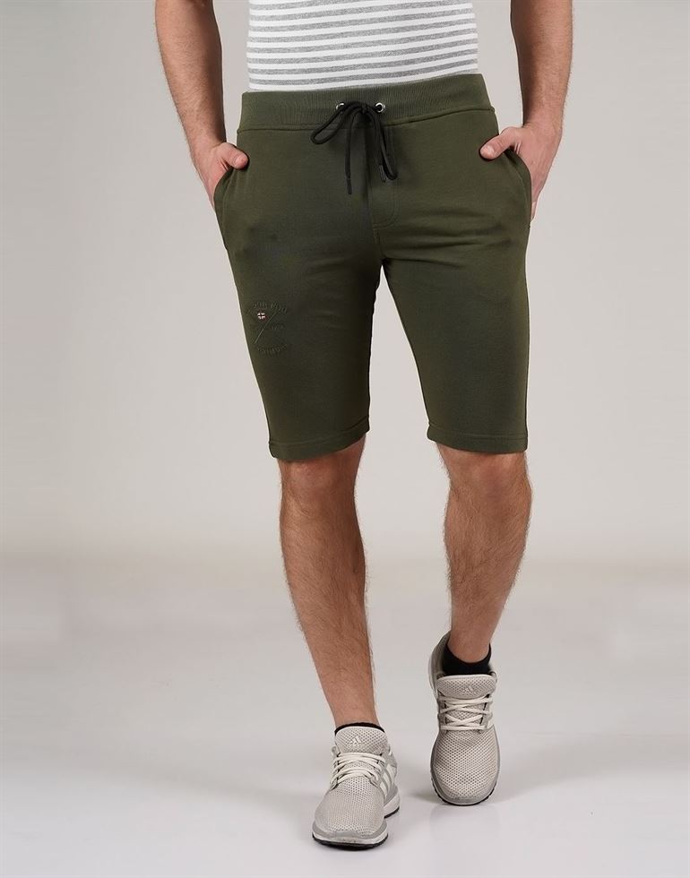 London Fog Men Casual Wear Solid Shorts